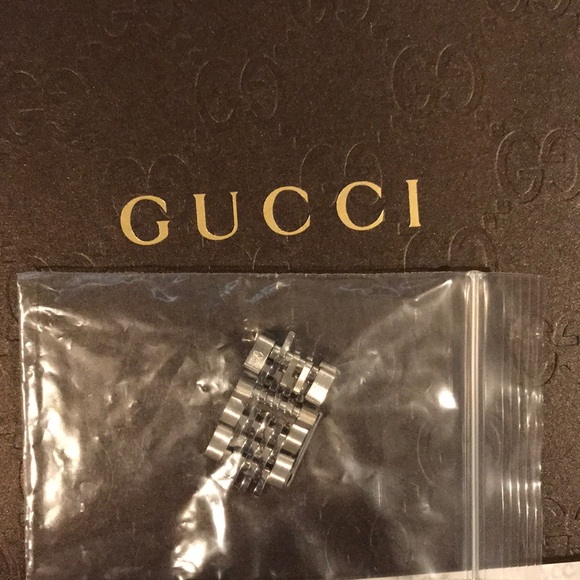 Authentic Gucci watch with diamonds - Picture 6 of 8